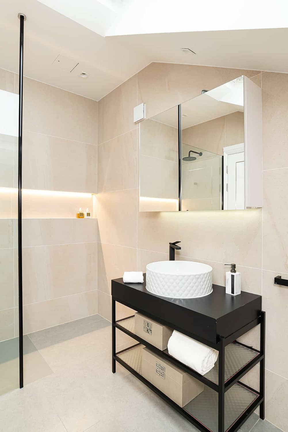 Wimbledon Interior Design for a Guest Ensuite Bathroom